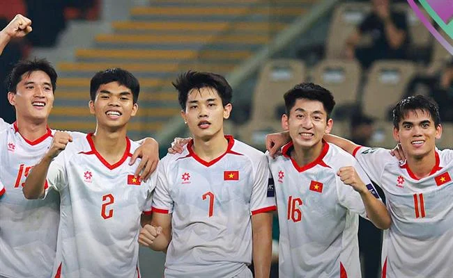 Người chia bài trực tiếp tại sòng bạc i9bet141